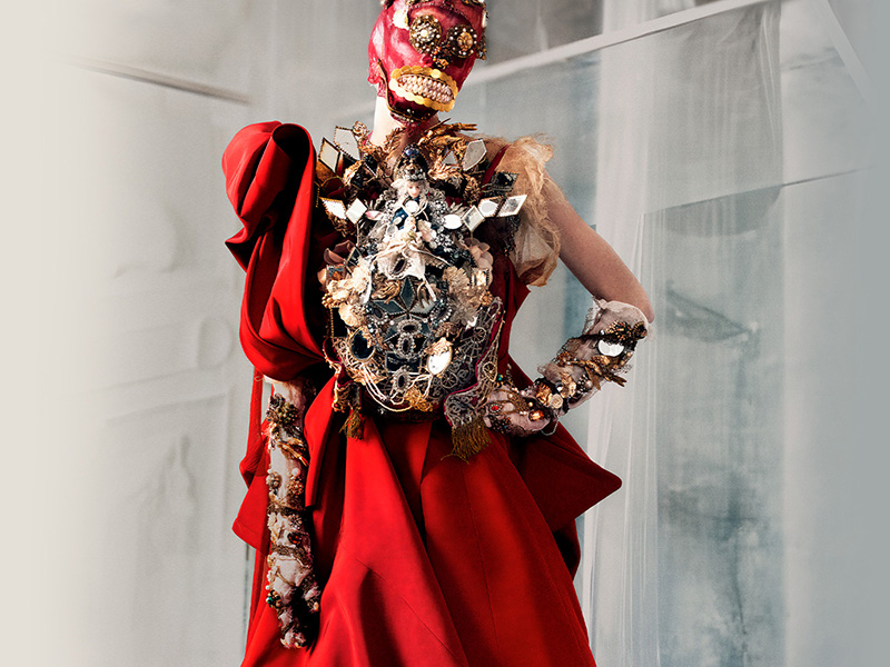 High And Low: John Galliano thumbnail