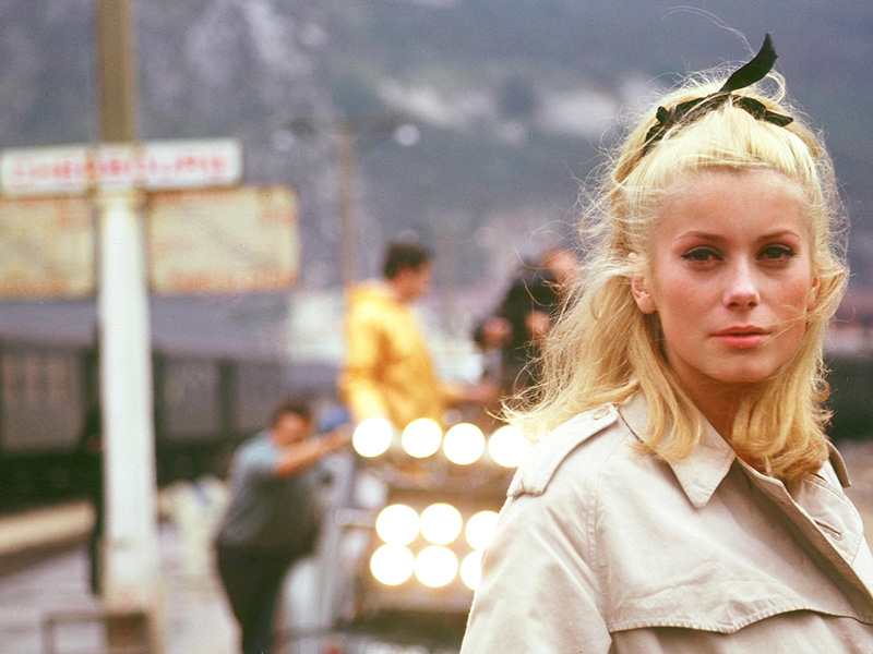 The Umbrellas Of Cherbourg thumbnail